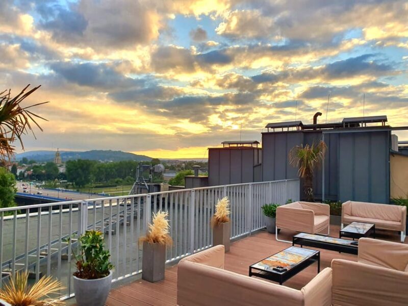 Hidden Rooftop of Krakow. Cocktail on Viewing Terrace Incl. - Relaxing Cocktail Ambiance