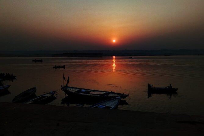 Hidden Secrets of Varanasi: Vibrant Tradition (Guided Tour) - Accessibility and Health Considerations