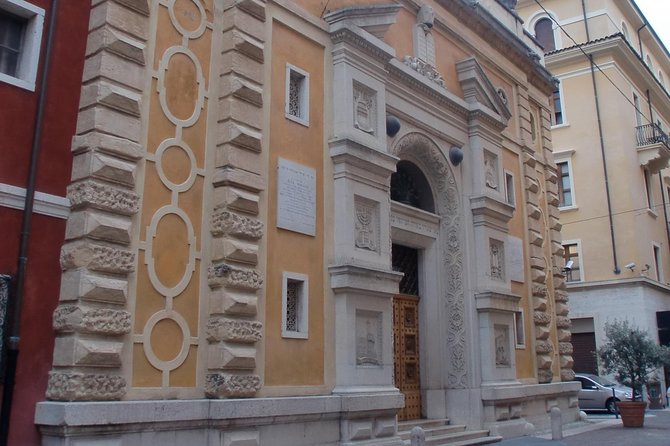 Hidden Verona & Jewish District -3 Hour Private Walking Tour - Accessibility and Logistical Details