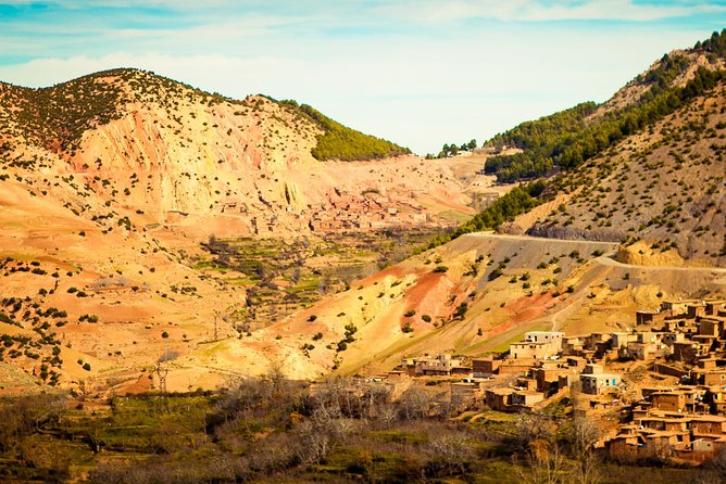 High Atlas Mountains and Desert Day Tour From Marrakech - Agafay Desert Exploration