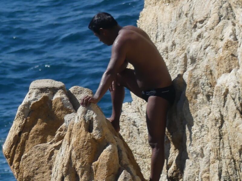 *High Cliff Diver Show & Round Trip Transportation - Recommended Items