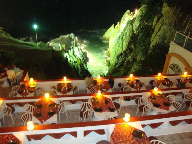 High Cliff Divers by Night With Dinner From Acapulco - Dinner at Club La Perla