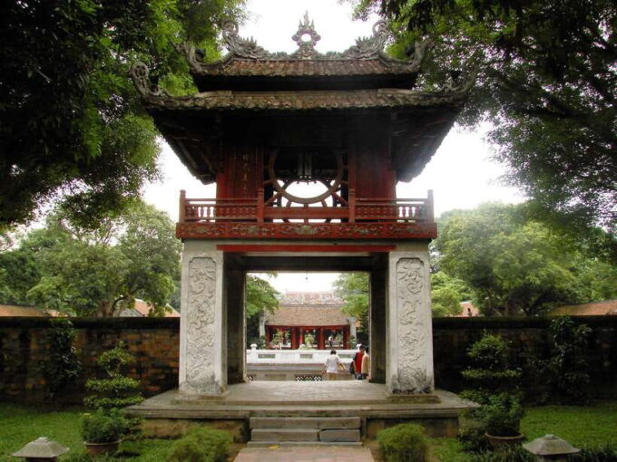 Highlight of Ha Noi City Tour Half-day - Hoa Lo Prison and Ngoc Son Temple