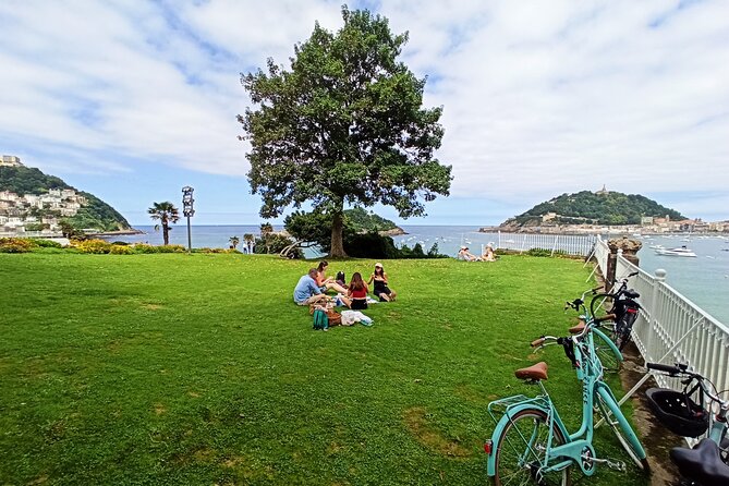 Highlight of San Sebastian Riding a Bike - Group Size and Personalization