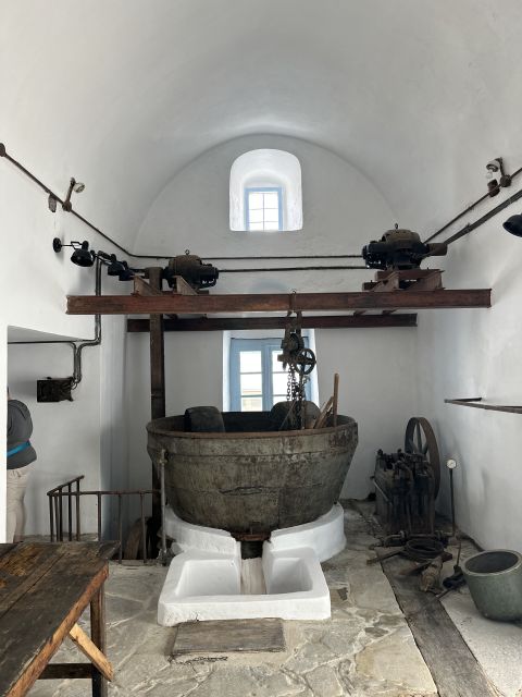 Highlight Tour With Olive Oil & Limoncello Tasting - Live Tour Guide