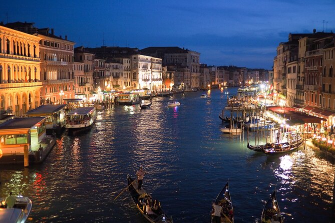 Highlights and Hidden Gems Night Tour in Venice - Discovering Venetian History and Legends