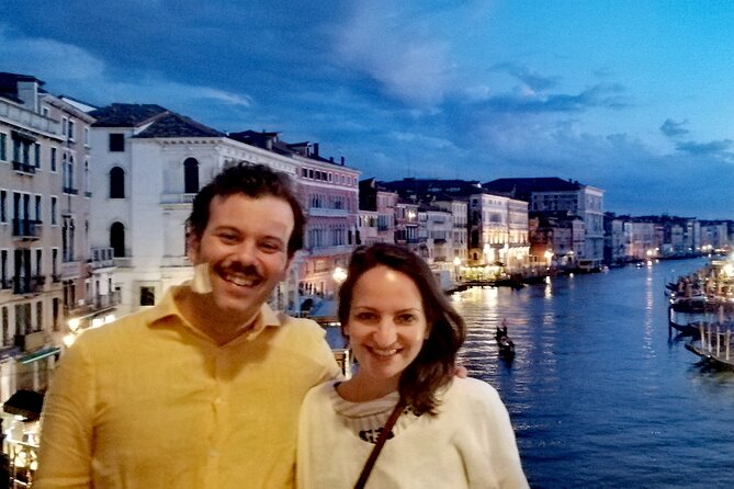 Highlights and Hidden Gems Night Tour in Venice - Photographing Romantically Lit Palaces and Churches