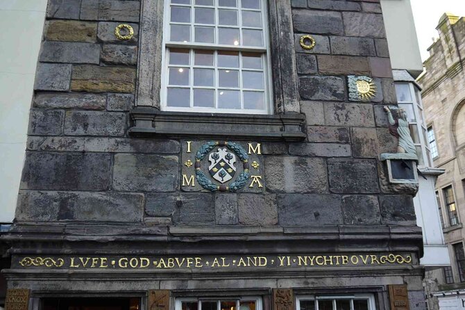 Highlights From the Royal Mile: a Self-Guided Audio Tour - Visiting the Palace of Holyroodhouse