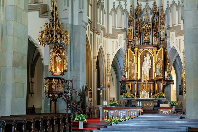 Highlights & Hidden Gems of Krakow - St. Marys Basilica