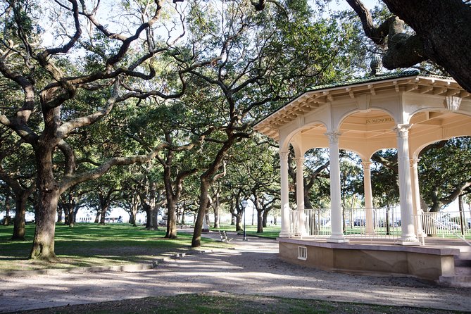 Highlights of Charleston Guided Walking Tour - Recommended Gear and Preparation