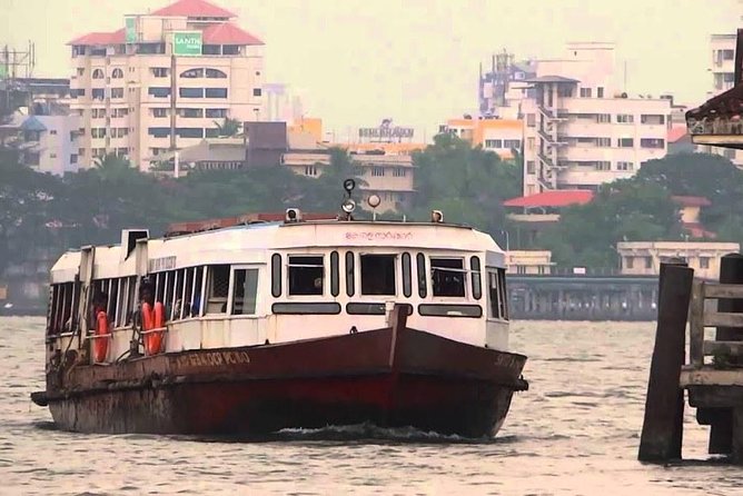 Highlights of Cochin Group Tour by Local Ferry ,Tuc-Tuc ,Local Bus and Foot . - Meeting and Pickup Details