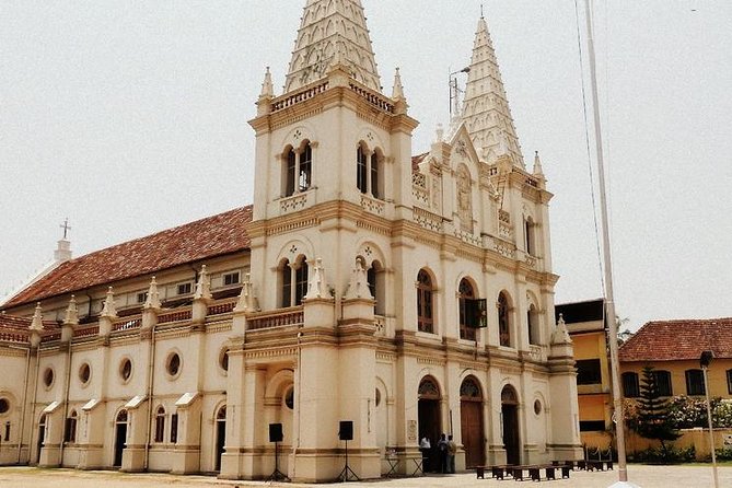 Highlights of Cochin Group Tour by Local Ferry ,Tuc-Tuc ,Local Bus and Foot . - Exploring Cochin by Local Means