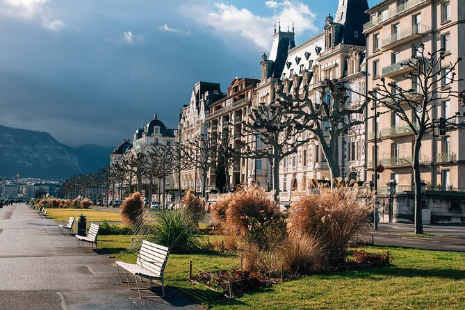 Highlights of Geneva: Dark History Quest Experience - Accessibility and Group Information
