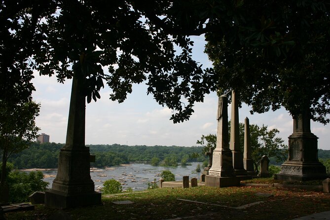 Highlights of Hollywood Cemetery Walking Tour - Haunting Beauty of the Graveyard