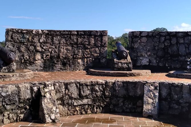 Highlights of Izabal: Livingston + Castle + Boat Ride Tour - Key Points