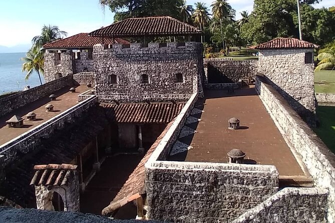 Highlights of Izabal: Livingston + Castle + Boat Ride Tour - Participant Information