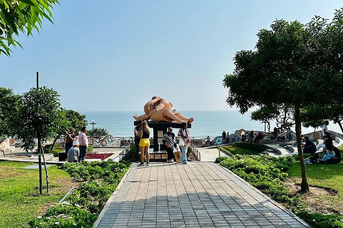 Highlights of Lima: Miraflores, Surquillo, Barranco & Chorrillos - Barrancos Plaza and Bridge of Sighs