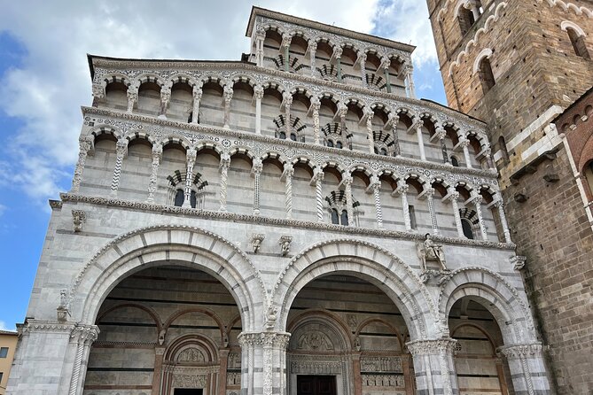 Highlights of Lucca Small Group Guided Tour - Meeting and Logistics