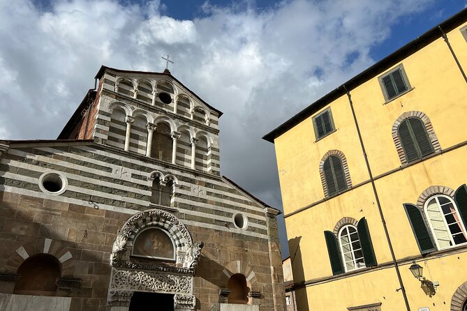 Highlights of Lucca Small Group Guided Tour - Exploring Luccas History
