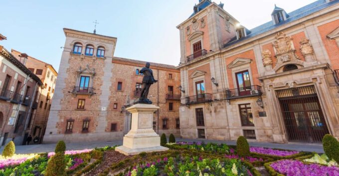 Highlights of Madrid: Walking Tour With Private Guide - Puerta Del Sol