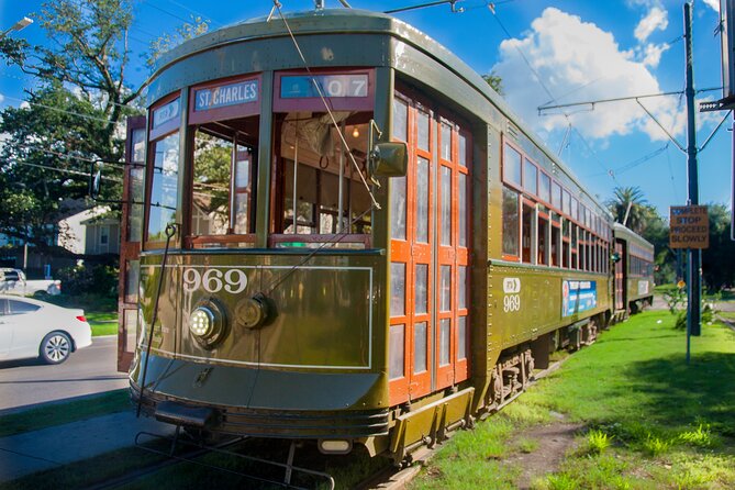 Highlights of the New Orleans Carrollton Neighborhood - Scenic Streetcar Ride