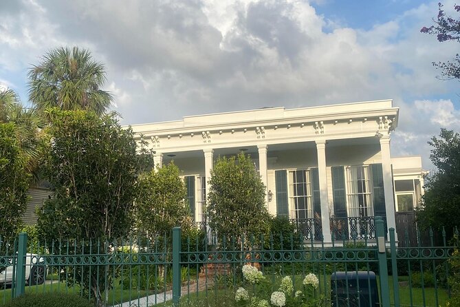 Highlights of the New Orleans Carrollton Neighborhood - Diverse Community Spirit