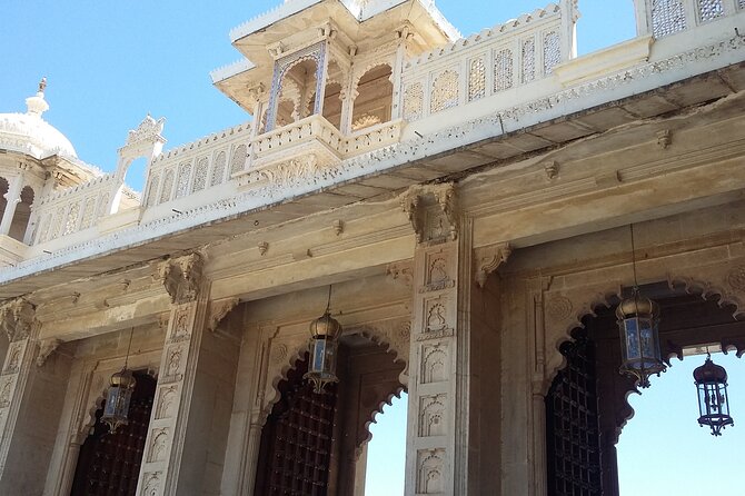 Highlights of Udaipur : a Private Guided Tour - Sajjangarh Fort and Cultural Performances