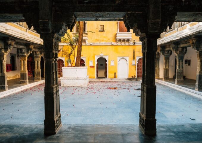 Highlights of Udaipur With Ekling Ji Guided Full Day Tour - What to Bring