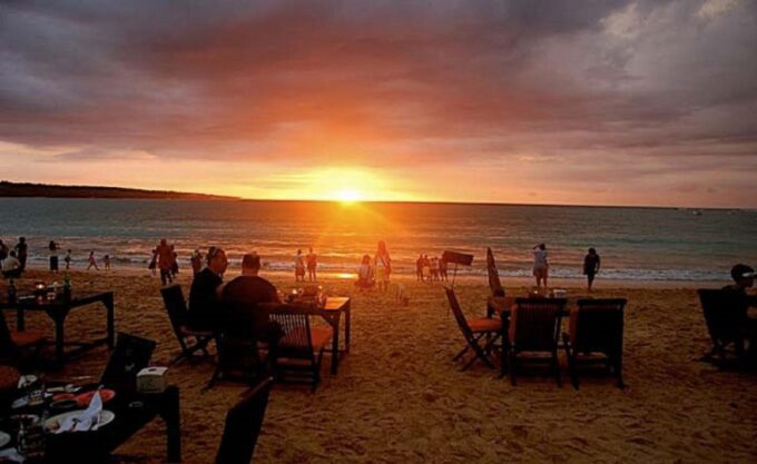 Highlights Padang - Padang, Melasti Beach & Jimbaran Dinner - Inclusions and Vehicle Details