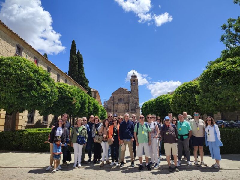 Highlights Walking Tour + Vela De Los Cobos Palace - Guided Walking Experience
