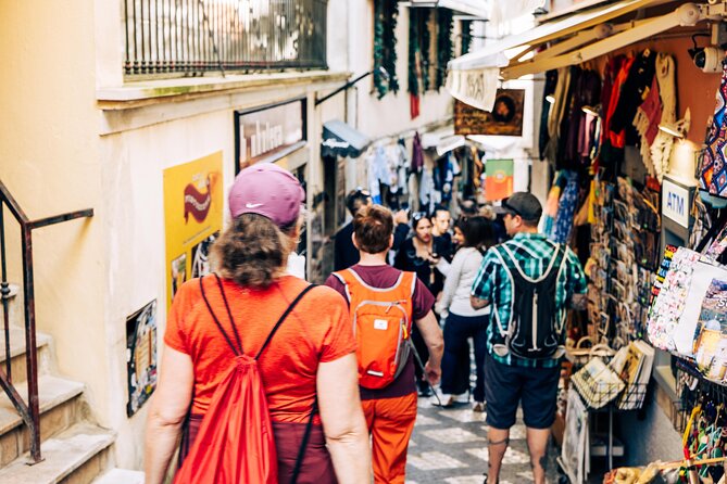 Hike in Sintra: Pena Palace, Moorish Castle, Quinta Da Regaleira - Meeting Information