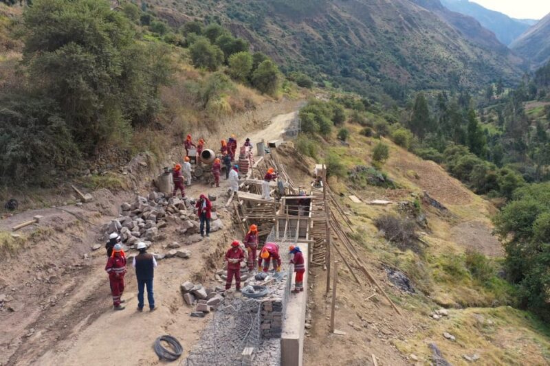 Hike to Pumamarca and Ollantaytambo - Scenic Landscape Picnic