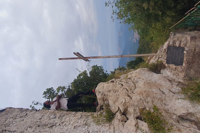 Hike to the Sky, Meditate and Eat Delicious Grandma Food. - Exploring the Local Village
