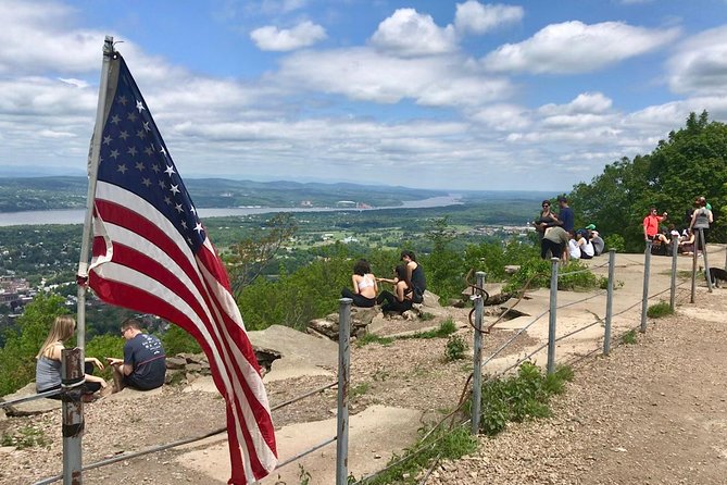 Hike/Wineries/Walkway Over the Hudson/1 Night Hotel/Hudson Valley - Visiting Nostrano Vineyards
