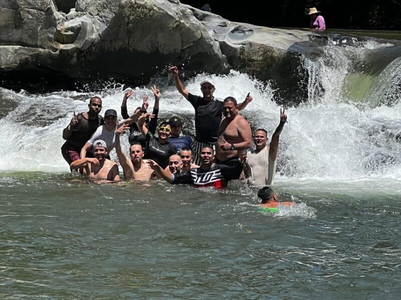 HIKE WITH PUDDLES AND WATERFALLS - Trek Description