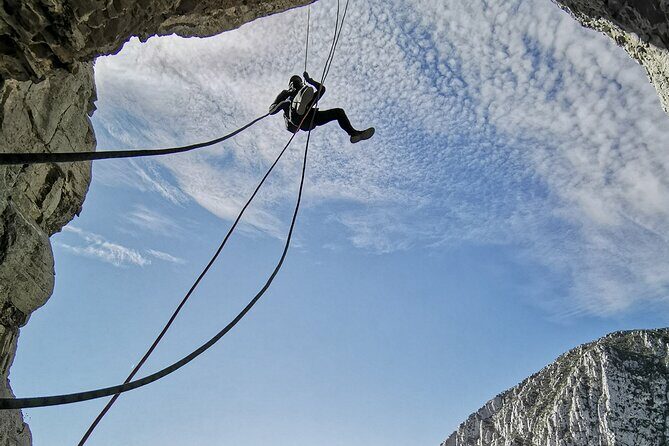 Hiking and Rappelling Adventure in Nido de los Aguiluchos - Hiking and Rappelling Adventure in Nido de los Aguiluchos — A Thrilling Outdoor Escape