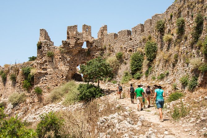 Hiking Around Navarino Bay - Hiking Route and Accessibility