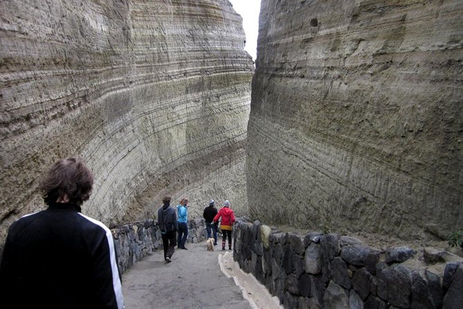 Hiking Day-Trip to Quilotoa Lagoon From Quito - Itinerary Details