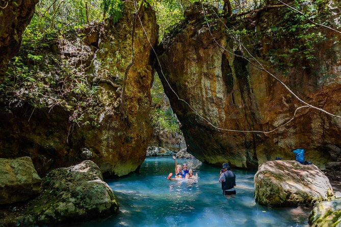 Hiking Tour of La Leona Waterfall With Lunch - Itinerary and Inclusions