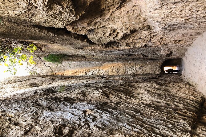 Hiking Tour of the Peña Cortada Roman Aqueduct and Water Route - Discovering Chelva