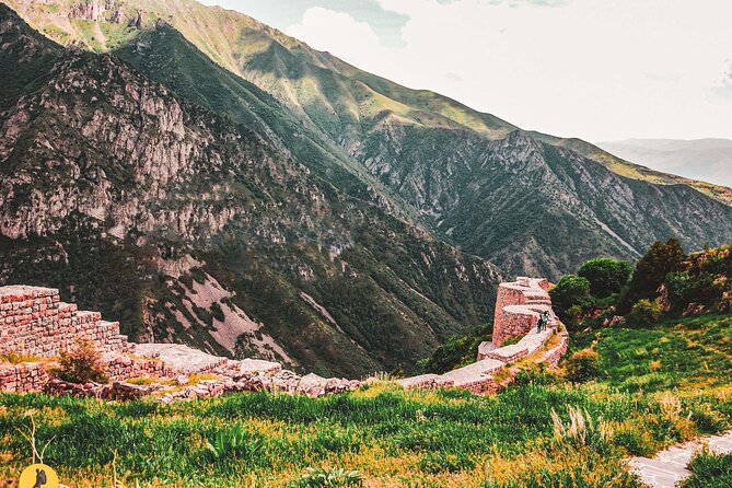 Hiking Tour to Smbataberd Fortress (Vayots Dzor Province) - The Smbataberd Fortress