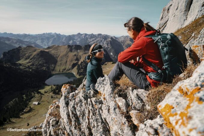 Hiking Tour to Stockhorn and Lakeside Picnic From Zurich - Scenic Gondola Ride