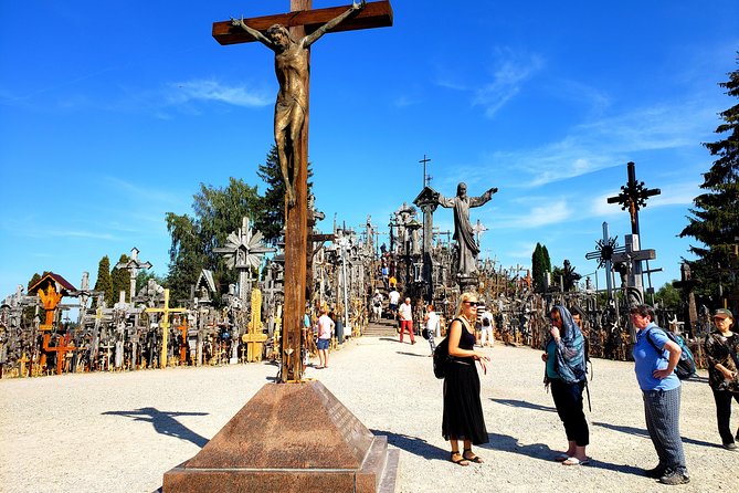 Hill of Crosses / 2 Countries in 1 Day - Tour Logistics