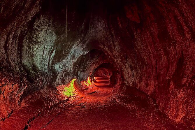 Hilo Excursion Volcanoes Akaka Falls And Black Sand Beach - Transport and Group Size