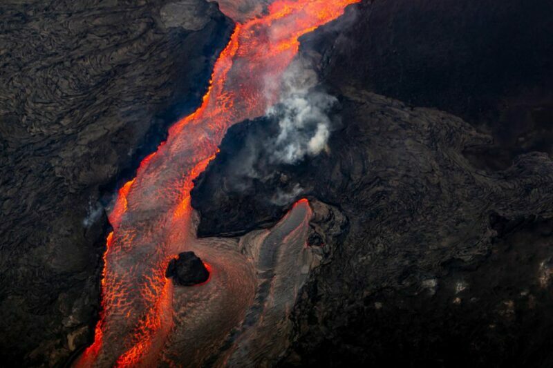 Hilo: Hawaii Volcanoes National Park Flight - A Closer Look at the Tour Experience