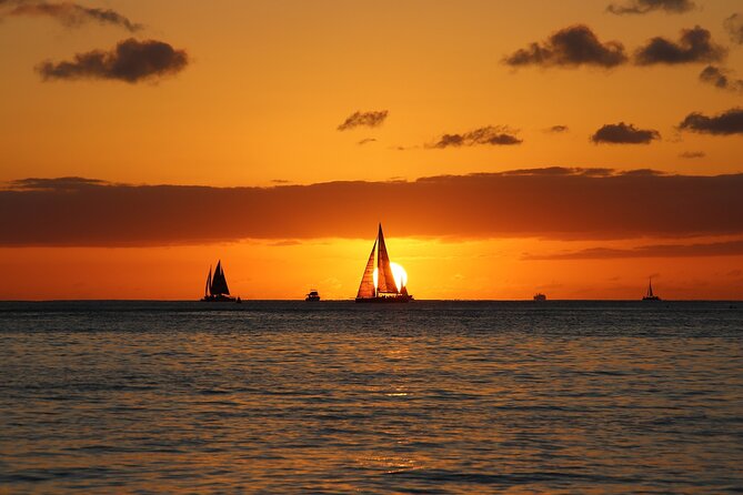 Hilton Hawaiian Village Sunset Cocktail Cruise - Alcoholic and Non-Alcoholic Beverages