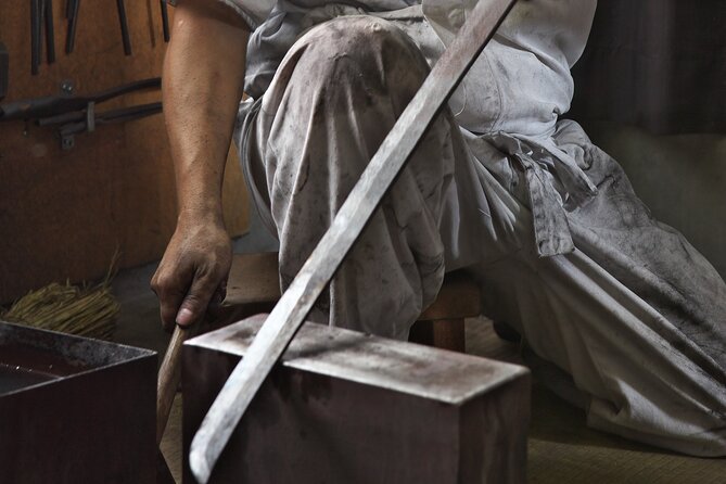 Himeji Castle Tour and Sword Smithing Observation - Taking in Japanese Culture