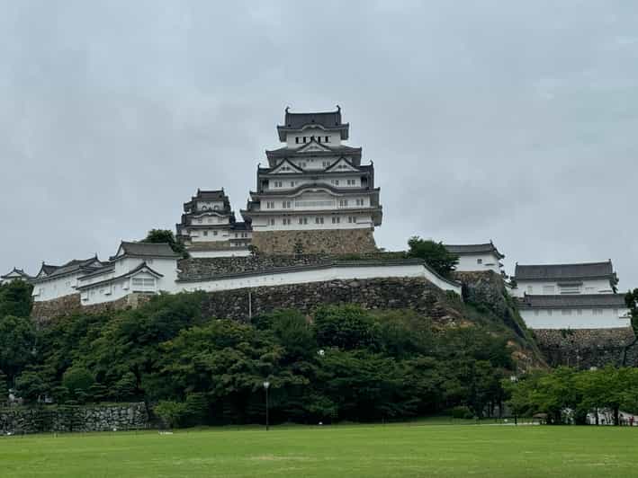Himeji: Guided Tour of Himeji Castle & Cozy Engyoji Temple - Himeji Castle Highlights