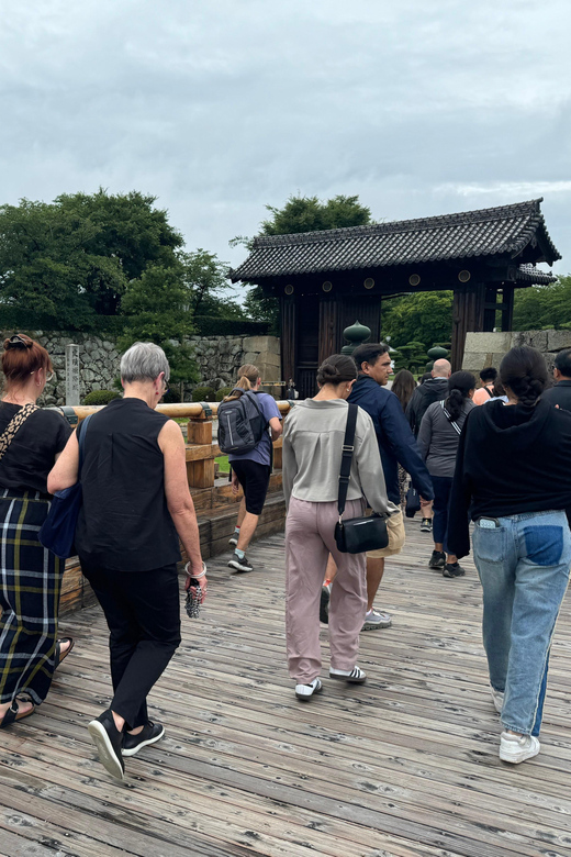 Himeji: Himeji Castle Private Guided Tour - World Heritage - Guided Insights and Tour Experience