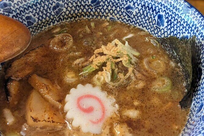 Himeji Tour with Castle Visit and Authentic Ramen Experience - Key Points